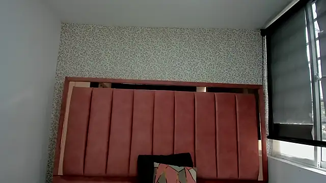 Snapshot of Hanna_Lee__ chatting on 8, 10, 2025 Hanna Lee online show from 8, 10, 2025