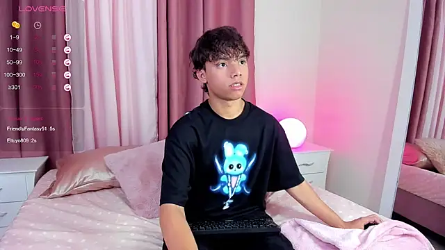 Snapshot of Honeymoon_sariel chatting on 17, 11, 2025 Honeymoon sariel online show from 17, 11, 2025