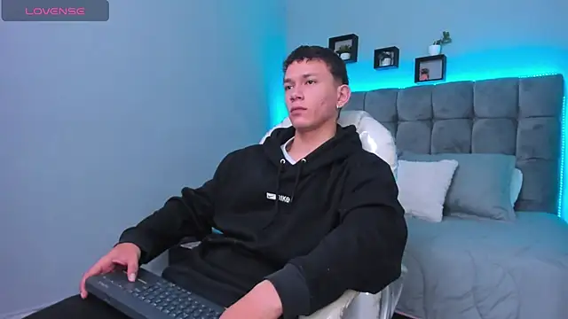 Thomas moon online show from 4, 2, 2026