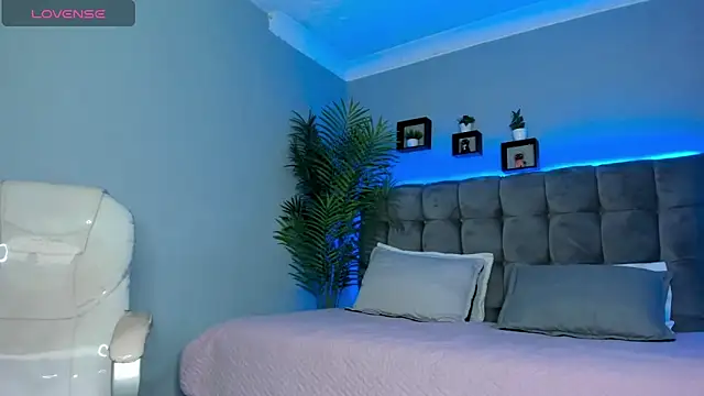 Thomas moon online show from 15, 4, 2026