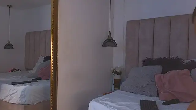 arianaa miller  online show from 27, 9, 2025