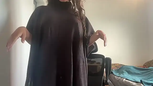 Daphnebby online show from 2, 10, 2025