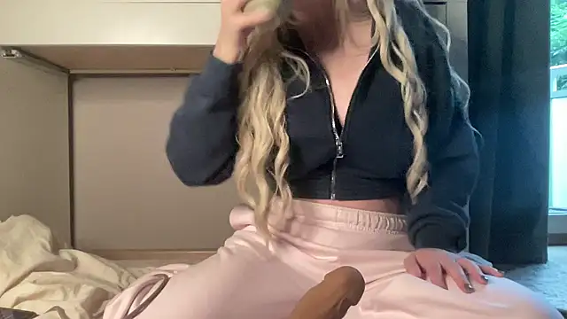 Wodkarella online show from 25, 9, 2025