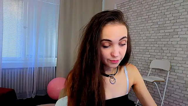 EllaSteele online show from 18, 9, 2025