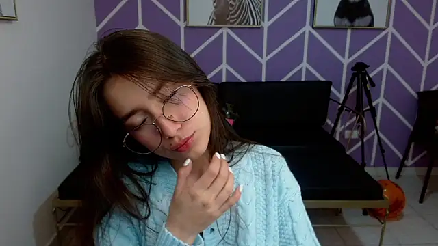 Adhara Kitten online show from 8, 11, 2025