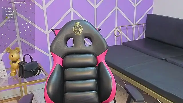 Adhara Kitten online show from 11, 3, 2026