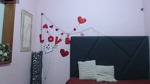 pamela echeverria online show from 17, 4, 2026