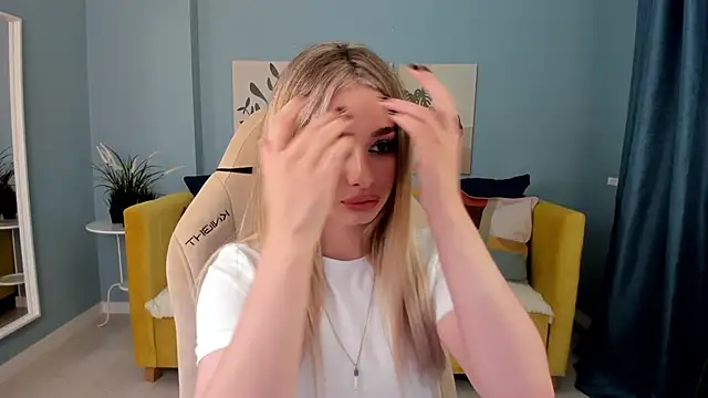 SweetyLicky online show from 28, 9, 2025