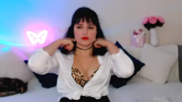 Snapshot of Bella_Hillss chatting on 4, 10, 2025 Bella Hillss online show from 4, 10, 2025