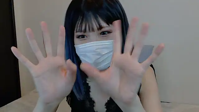 Snapshot of sarina_at chatting on 18, 11, 2025 sarina at online show from 18, 11, 2025