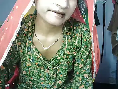 Snapshot of ROSE_GOLDE chatting on 23, 6, 2026 ROSE GOLDE online show from 23, 6, 2026