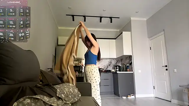 Wow Akemi online show from 10, 9, 2025