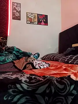 Snapshot of hot-twin chatting on 3, 12, 2025 hot-twin online show from 3, 12, 2025