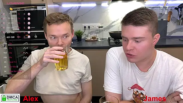 Snapshot of holy_eggs_02 chatting on 23, 10, 2025 holy eggs 02 online show from 23, 10, 2025