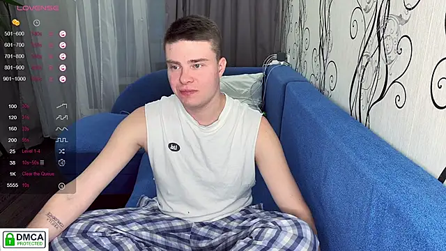 Snapshot of holy_eggs_02 chatting on 27, 10, 2025 holy eggs 02 online show from 27, 10, 2025