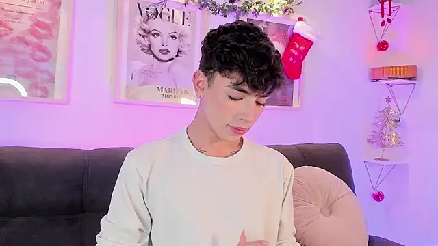 Snapshot of evan_voss chatting on 15, 12, 2025 evan voss online show from 15, 12, 2025