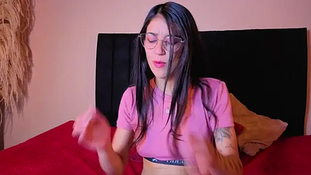 Snapshot of DanielaMonroe chatting on 12, 11, 2025 DanielaMonroe online show from 12, 11, 2025