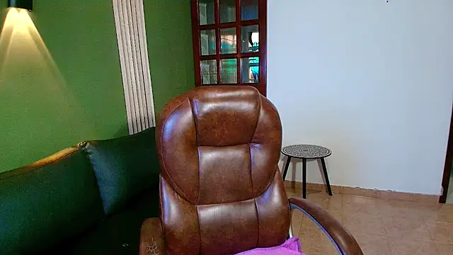 Snapshot of DanielaMonroe chatting on 17, 11, 2025 DanielaMonroe online show from 17, 11, 2025