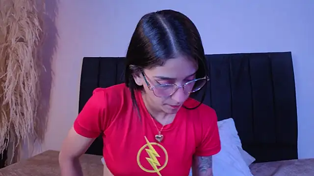 Snapshot of DanielaMonroe chatting on 25, 11, 2025 DanielaMonroe online show from 25, 11, 2025