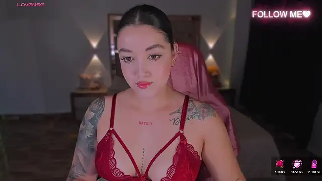 lunaarose online show from 27, 11, 2025