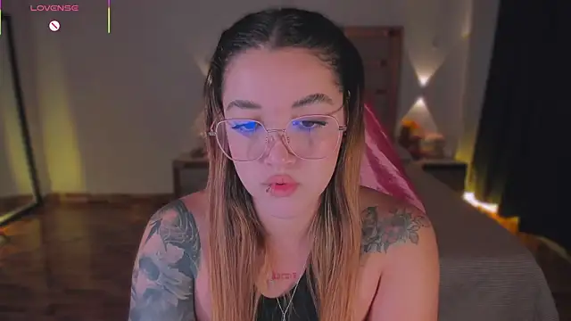 lunaarose online show from 16, 12, 2025