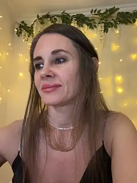 Snapshot of LucieMack chatting on 18, 4, 2026 LucieMack online show from 18, 4, 2026