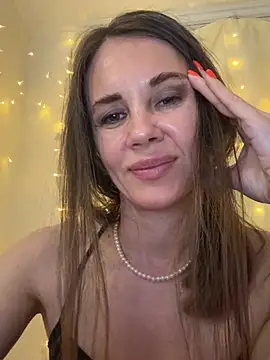 Snapshot of LucieMack chatting on 13, 5, 2026 LucieMack online show from 13, 5, 2026