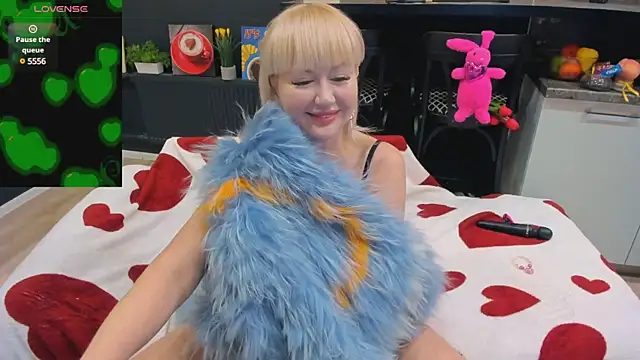 Snapshot of FlirtyMary chatting on 15, 2, 2025 FlirtyMary online show from 15, 2, 2025