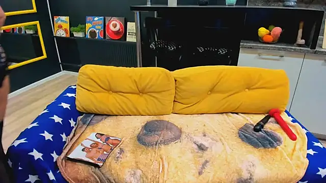 Snapshot of FlirtyMary chatting on 12, 9, 2025 FlirtyMary online show from 12, 9, 2025