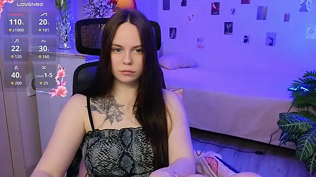 Alice Moondark online show from 9, 2, 2026