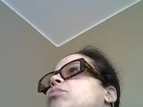 Snapshot of ITALIANASISIXX chatting on 4, 3, 2025 ITALIANASISIXX online show from 4, 3, 2025