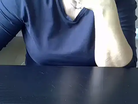 Snapshot of ITALIANASISIXX chatting on 22, 10, 2025 ITALIANASISIXX online show from 22, 10, 2025