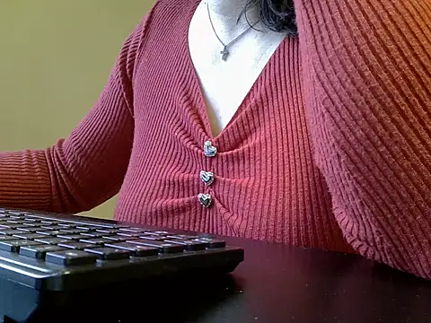 Snapshot of ITALIANASISIXX chatting on 30, 10, 2025 ITALIANASISIXX online show from 30, 10, 2025