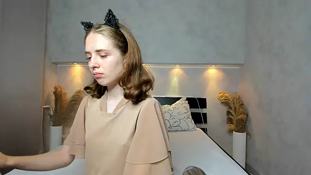 Snapshot of Camilla_Kelly chatting on 12, 9, 2025 Camilla Kelly online show from 12, 9, 2025