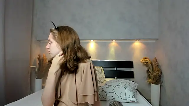 Snapshot of Camilla_Kelly chatting on 15, 9, 2025 Camilla Kelly online show from 15, 9, 2025