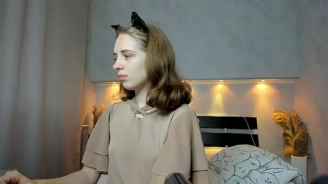 Snapshot of Camilla_Kelly chatting on 18, 9, 2025 Camilla Kelly online show from 18, 9, 2025