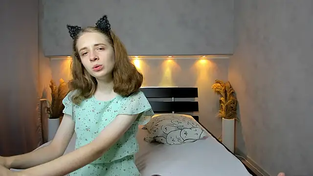 Snapshot of Camilla_Kelly chatting on 26, 9, 2025 Camilla Kelly online show from 26, 9, 2025
