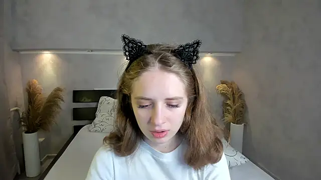 Snapshot of Camilla_Kelly chatting on 9, 10, 2025 Camilla Kelly online show from 9, 10, 2025