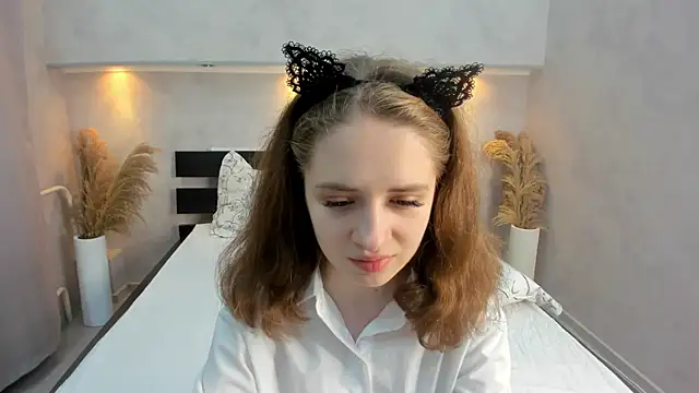 Snapshot of Camilla_Kelly chatting on 12, 10, 2025 Camilla Kelly online show from 12, 10, 2025