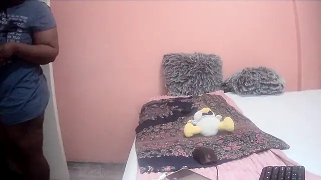 HUGEASSXXXXX online show from 10, 9, 2025