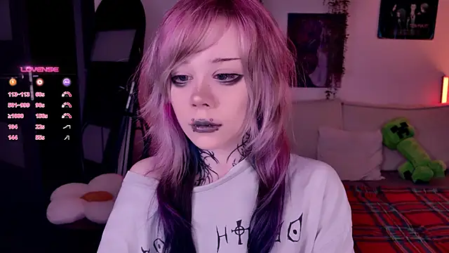 Lollyshy online show from 6, 11, 2025