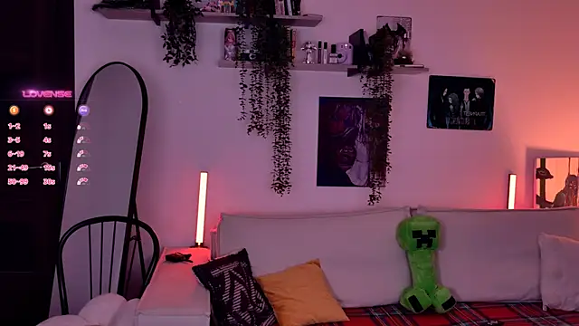 Lollyshy online show from 22, 11, 2025