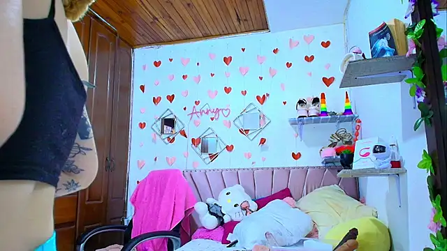 Snapshot of Anny_Hurtado chatting on 14, 11, 2025 Anny Hurtado online show from 14, 11, 2025