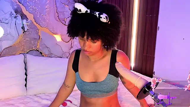 Lolalewis777 online show from 25, 9, 2025