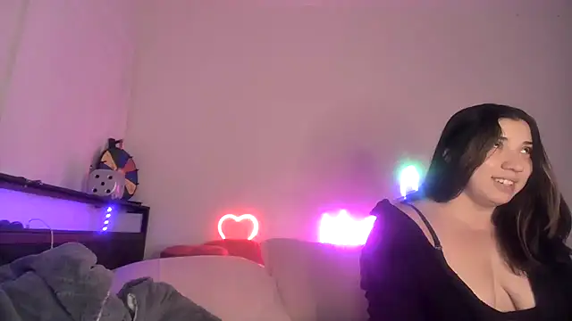 Snapshot of torithequeen chatting on 7, 5, 2026 torithequeen online show from 7, 5, 2026