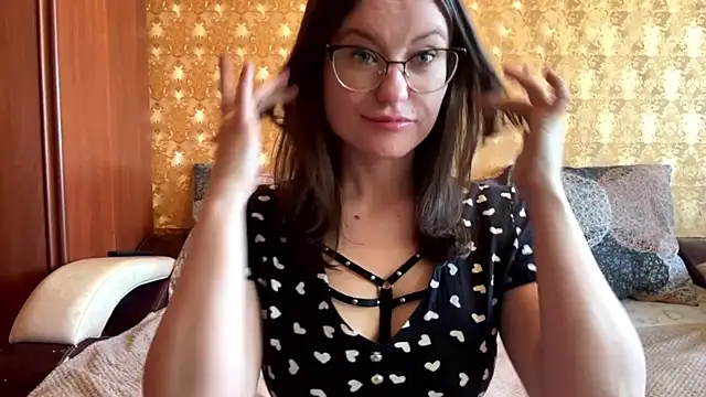 Snapshot of mia_shine_bright_wow chatting on 1, 12, 2025 mia shine bright wow online show from 1, 12, 2025