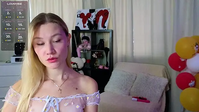 Snapshot of _Anna_Nolan_ chatting on 9, 9, 2025 Anna Nolan online show from 9, 9, 2025