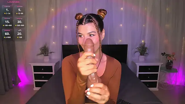 Evolet Bee online show from 18, 10, 2025