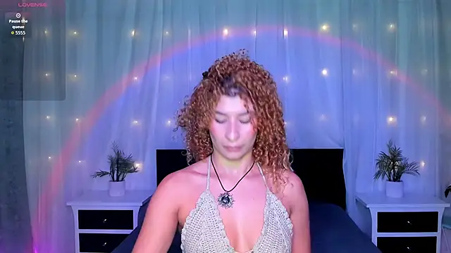 Evolet Bee online show from 4, 3, 2026