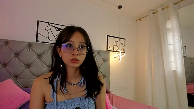 Naughty Couple83 online show from 14, 4, 2026